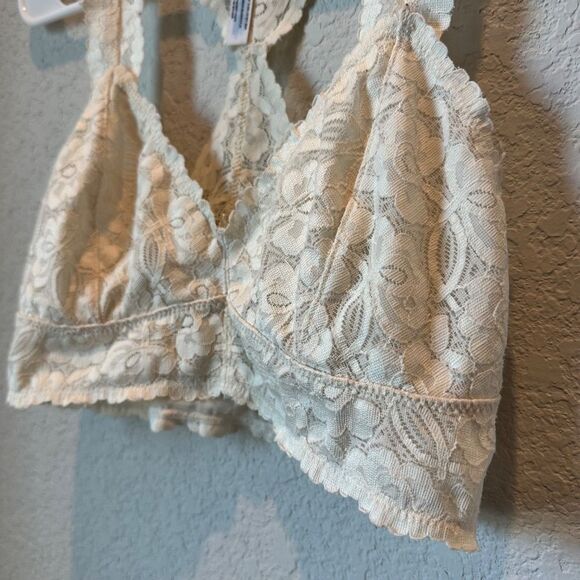 Intimately Free People Cream Lace Racerback Bralette - Size S - EUC - Picture 2 of 5